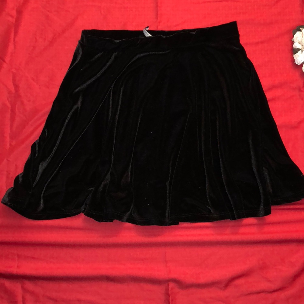 Velvet like black skirt